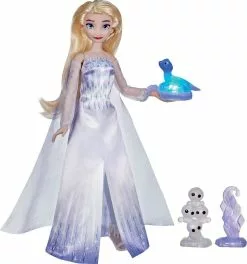 Hasbro POUPEE ELSA PARLANTE ET SES AMIS