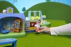 Hasbro PEPPA PIG LE CIRCUIT EN VILLE DE PEPPA 11 Hasbro PEPPA PIG LE CIRCUIT EN VILLE DE PEPPA -MATTEL Soldes Boutique d5944cf3398f41a6ebaba0fb7d07b91b3394b96b 41063453 06