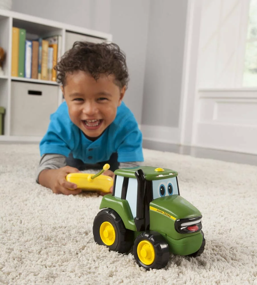 Britains JOHNNY LE TRACTEUR RADIOCOMMANDE 2 Britains JOHNNY LE TRACTEUR RADIOCOMMANDE – Image 2
