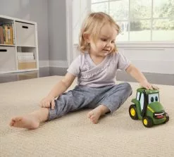 Britains JOHNNY LE TRACTEUR RADIOCOMMANDE 6 Britains JOHNNY LE TRACTEUR RADIOCOMMANDE -MATTEL Soldes Boutique ea5e5582c8d7e761bcb37a3d78940754f451b98c 02023848 03